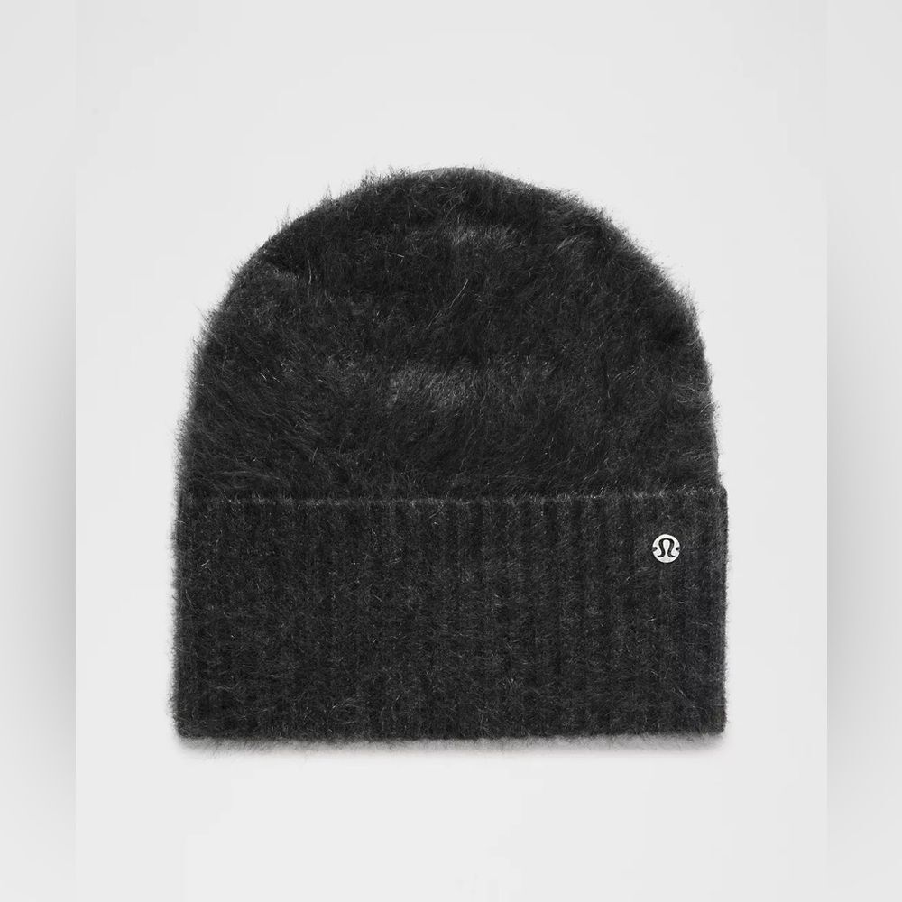 Nwt Fuzzy Cashmere Beanie black color - Picture 5 of 9